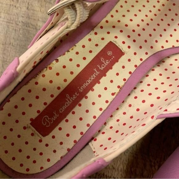But another innocent tale Ione Wing Tip T-Strap Low Heel purple/tan shoe 7.5 - Picture 3 of 10